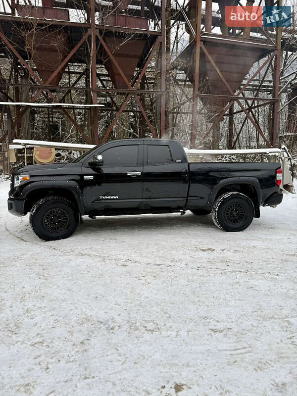 Пікап Toyota Tundra 2020 в Рахові