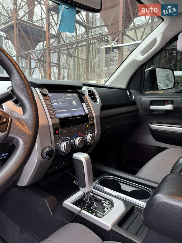 Пікап Toyota Tundra 2020 в Рахові