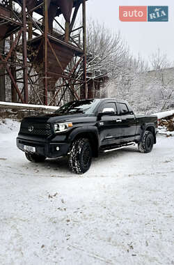 Пікап Toyota Tundra 2020 в Рахові