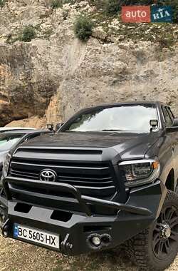 Пікап Toyota Tundra 2016 в Львові
