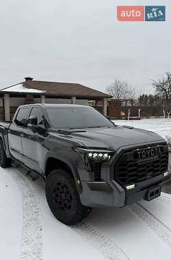 Пікап Toyota Tundra 2023 в Києві