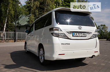 Минивэн Toyota Vellfire 2010 в Нетешине