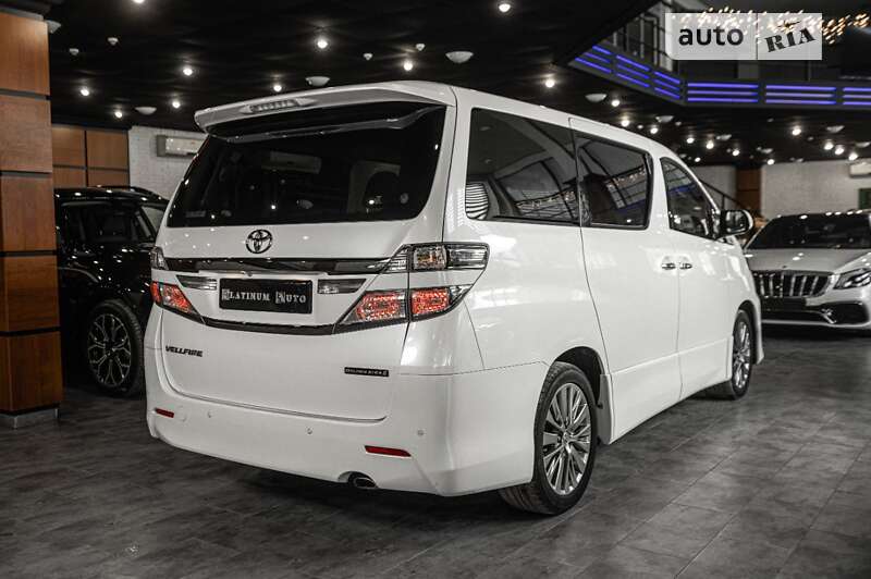 Мінівен Toyota Vellfire 2014 в Одесі