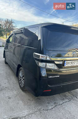 Минивэн Toyota Vellfire 2013 в 