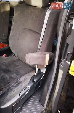 Мінівен Toyota Vellfire 2010 в 