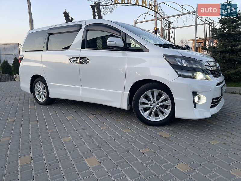 Мінівен Toyota Vellfire 2013 в Одесі