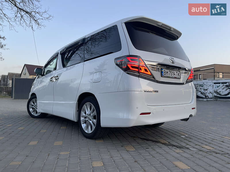 Мінівен Toyota Vellfire 2013 в Одесі