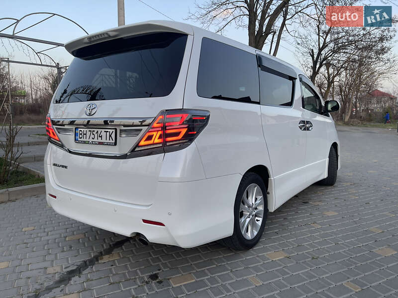 Мінівен Toyota Vellfire 2013 в Одесі