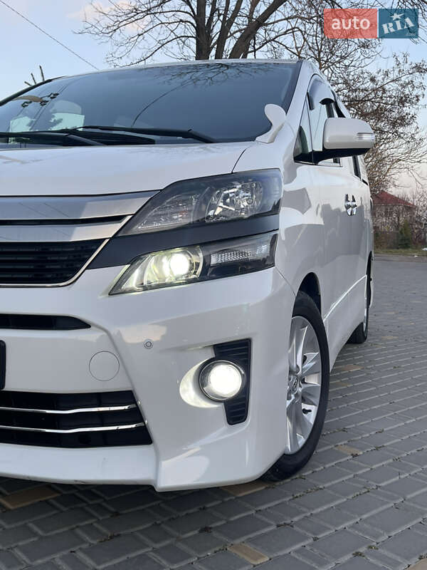Мінівен Toyota Vellfire 2013 в Одесі