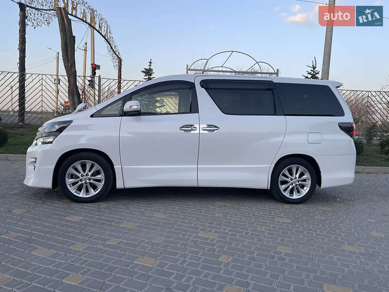 Мінівен Toyota Vellfire 2013 в Одесі