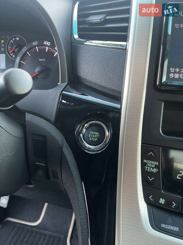 Мінівен Toyota Vellfire 2013 в Одесі