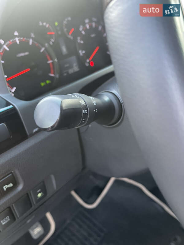 Мінівен Toyota Vellfire 2013 в Одесі