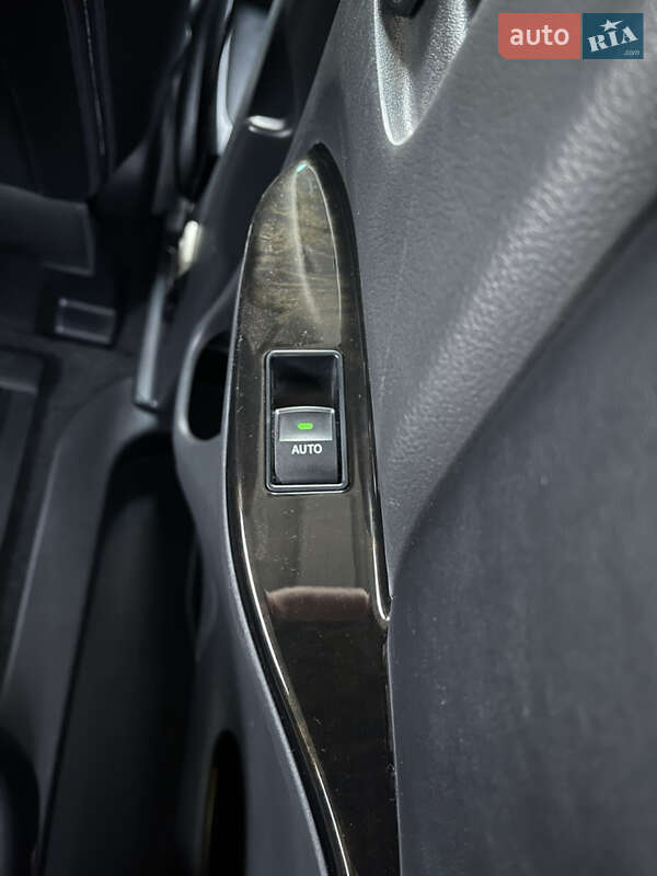 Мінівен Toyota Vellfire 2013 в Одесі