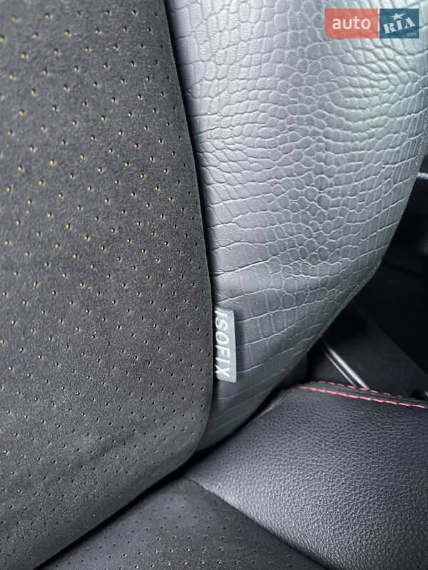 Мінівен Toyota Vellfire 2013 в Одесі