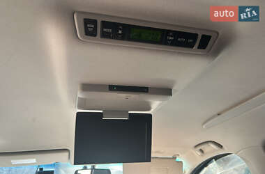 Минивэн Toyota Vellfire 2013 в 