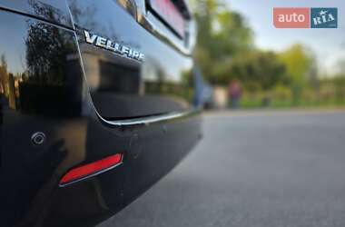 Минивэн Toyota Vellfire 2011 в 