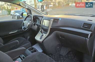 Минивэн Toyota Vellfire 2011 в 