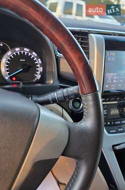 Минивэн Toyota Vellfire 2012 в 