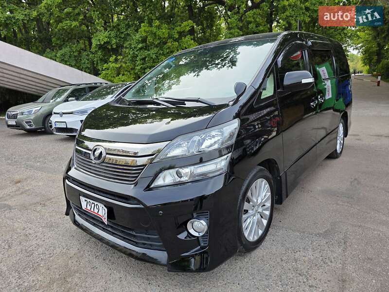 Мінівен Toyota Vellfire 2013 в Одесі