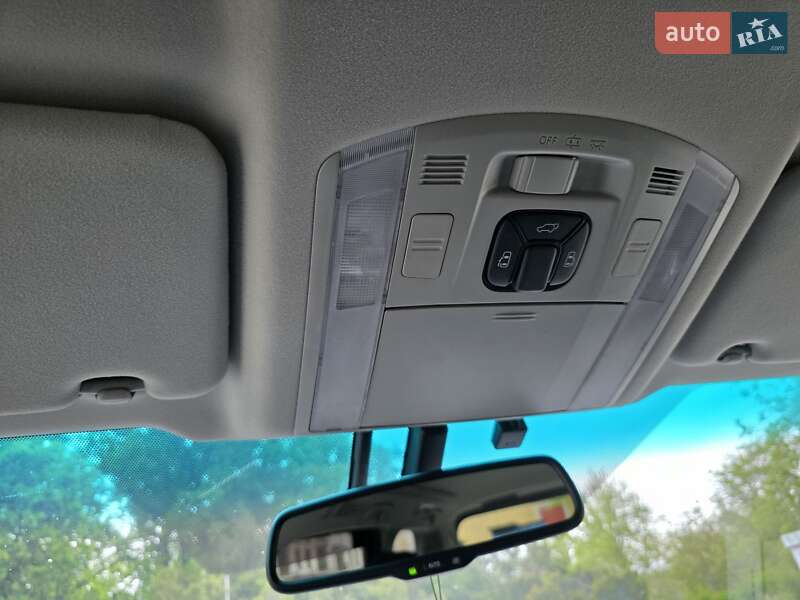 Мінівен Toyota Vellfire 2013 в Одесі