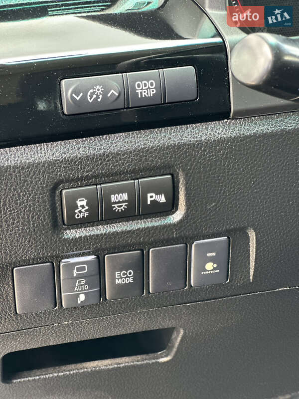 Минивэн Toyota Vellfire 2014 в Киеве