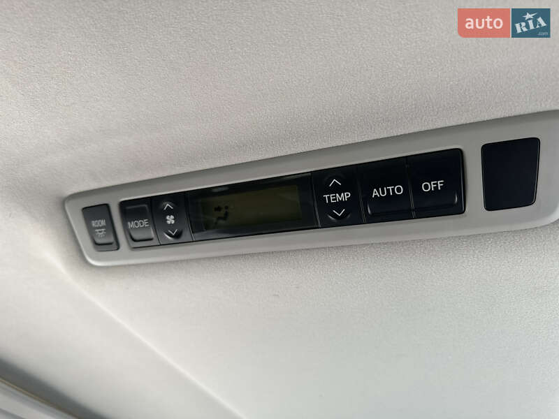 Минивэн Toyota Vellfire 2014 в Киеве