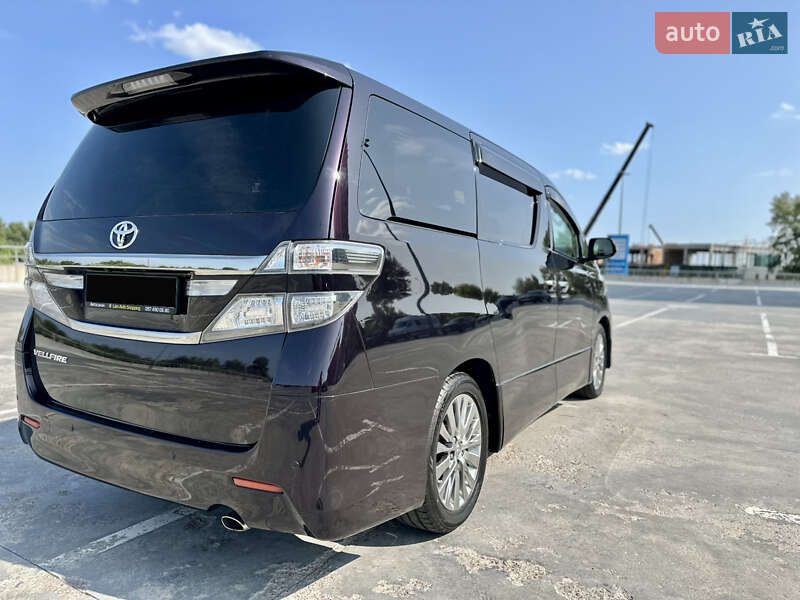 Минивэн Toyota Vellfire 2013 в Киеве