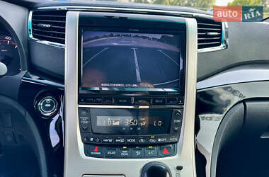 Минивэн Toyota Vellfire 2013 в 