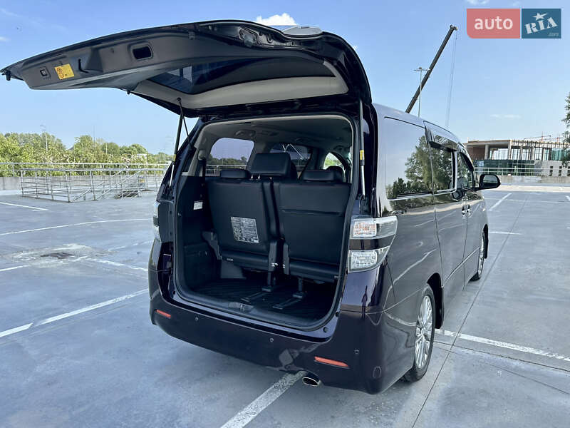 Минивэн Toyota Vellfire 2013 в Киеве