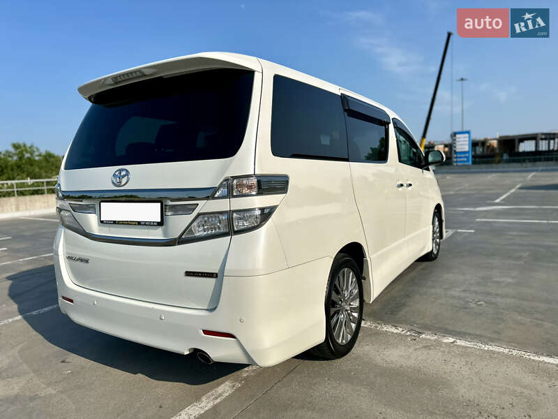 Мінівен Toyota Vellfire 2013 в Києві