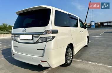 Мінівен Toyota Vellfire 2013 в 