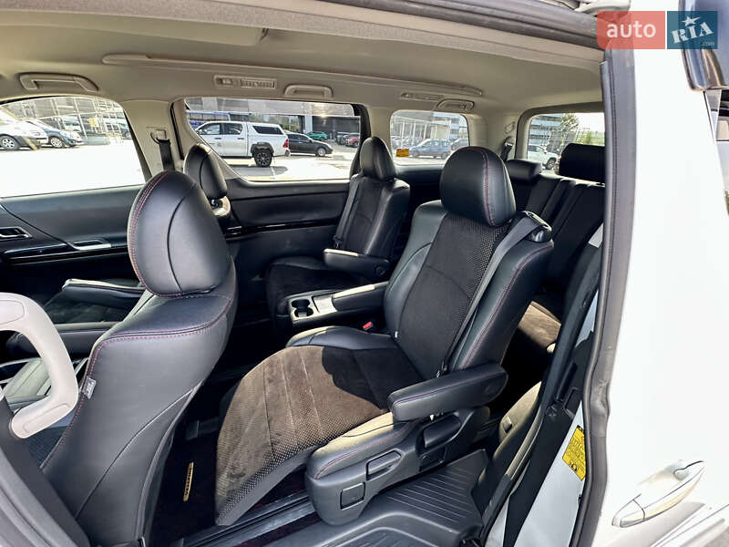 Мінівен Toyota Vellfire 2013 в Києві