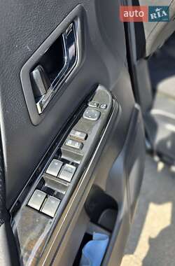 Минивэн Toyota Vellfire 2011 в 