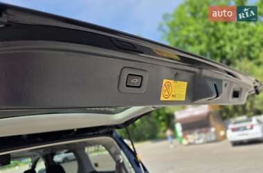 Минивэн Toyota Vellfire 2011 в 