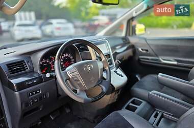 Минивэн Toyota Vellfire 2013 в 