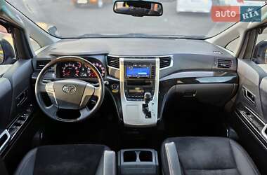 Минивэн Toyota Vellfire 2013 в 