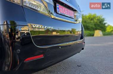 Минивэн Toyota Vellfire 2013 в 