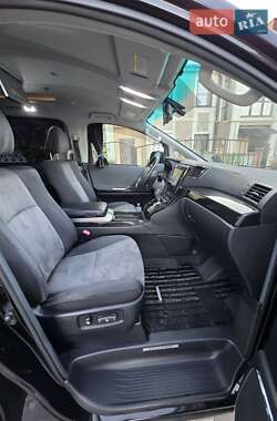Минивэн Toyota Vellfire 2012 в 