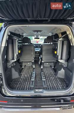 Минивэн Toyota Vellfire 2012 в 