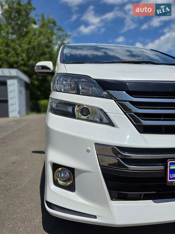 Мінівен Toyota Vellfire 2014 в Одесі