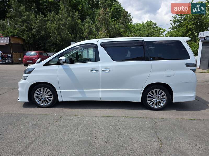 Мінівен Toyota Vellfire 2014 в Одесі