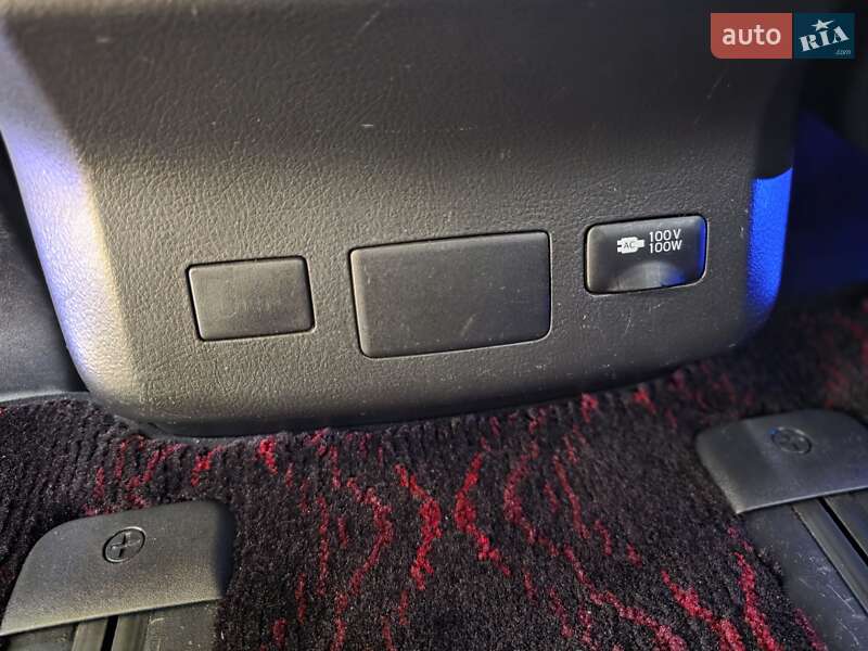 Мінівен Toyota Vellfire 2014 в Одесі