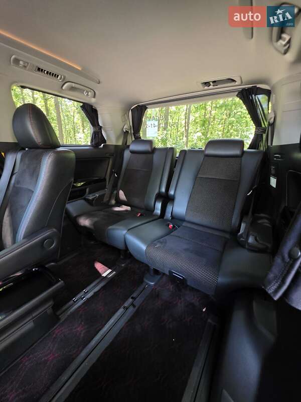 Мінівен Toyota Vellfire 2014 в Одесі