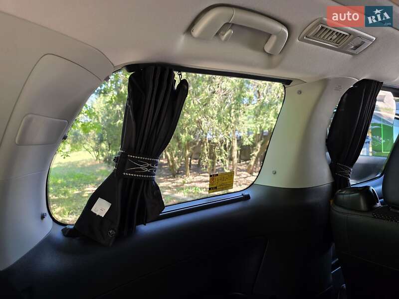 Мінівен Toyota Vellfire 2014 в Одесі