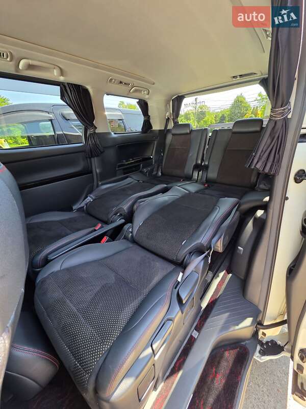 Мінівен Toyota Vellfire 2014 в Одесі