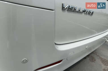 Минивэн Toyota Vellfire 2014 в 