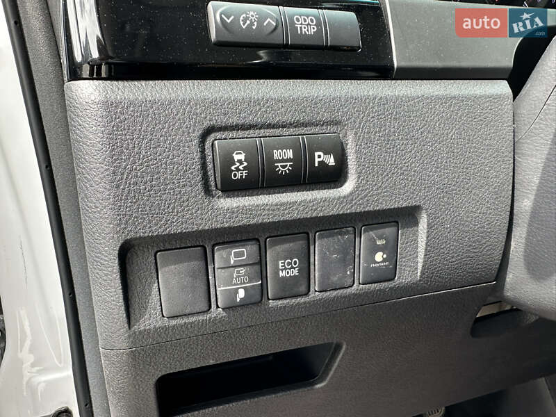 Минивэн Toyota Vellfire 2014 в Киеве