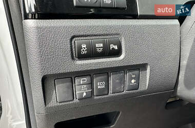 Минивэн Toyota Vellfire 2014 в 
