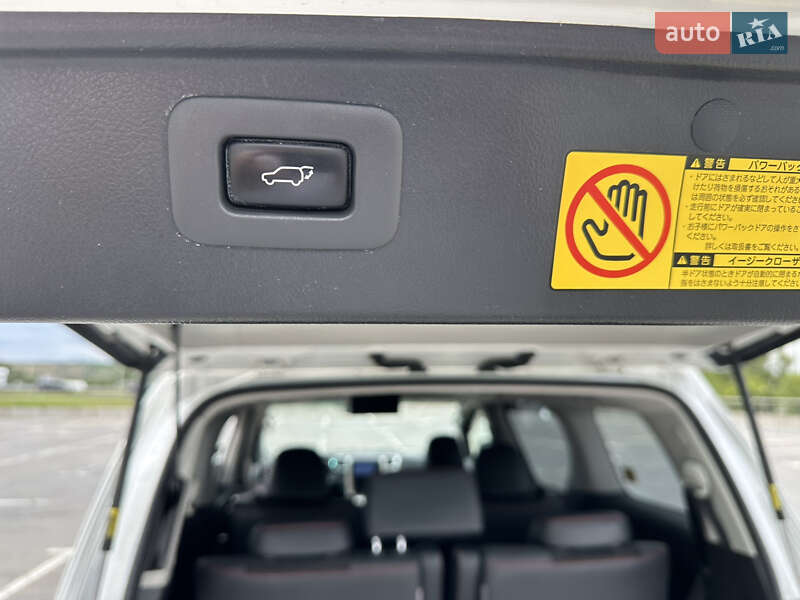Минивэн Toyota Vellfire 2014 в Киеве