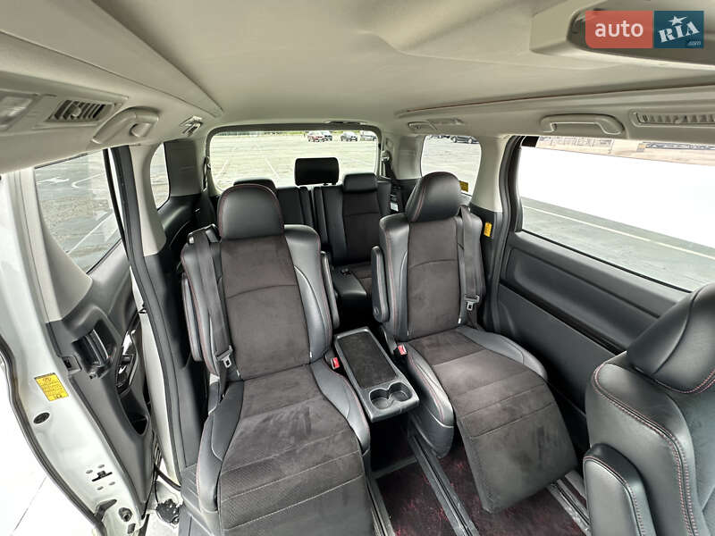 Минивэн Toyota Vellfire 2014 в Киеве
